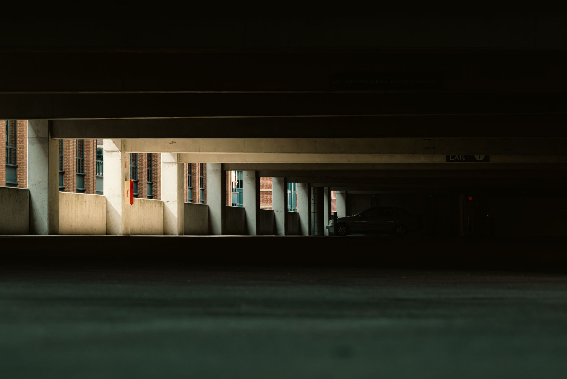 The Detective Who Believed in Ghosts: A Short Story and Review of the Best Supernatural Crime and Dark Mystery Novels for UK Readers in 2026